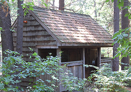 Garden rest room