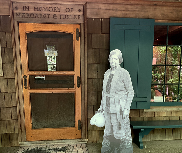 eloise at the shelter door